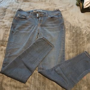 Women's Wallflower Stretchy Skinny Jeans Size 9 NWOT